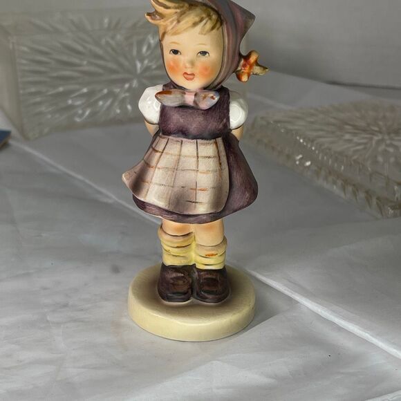 Draft Listing1963 Goebel Hummel “ Which Hand” Figurine 258 - Picture 2 of 8